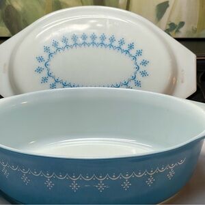 Vintage PYREX Snowflake Garland 2 1/2 quart
